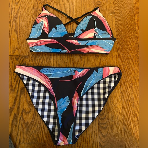 Boutique TALIA Reversible triangle Deep V BIKINI SET Size medium - Picture 5 of 11
